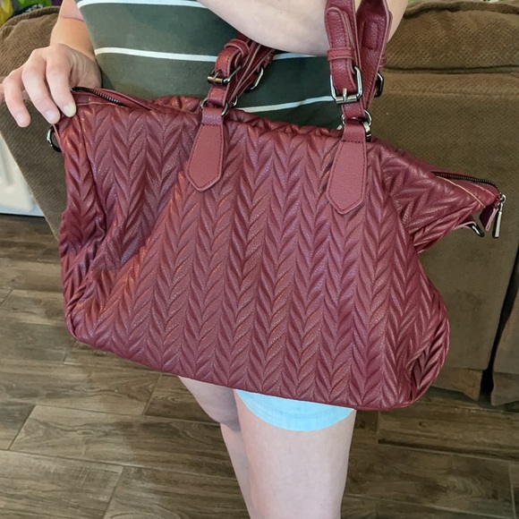 Beautiful wine color purse - Picture 8 of 8